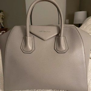 Givenchy Antigona Medium